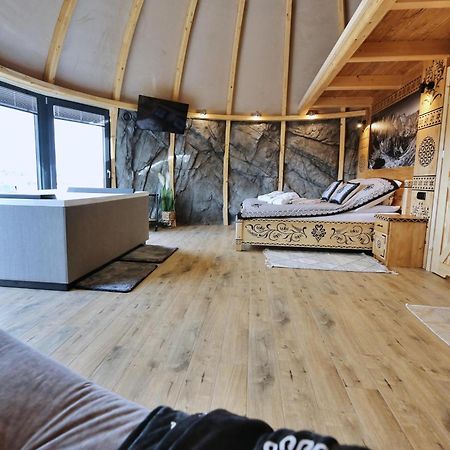 فندق Tatry Mountain Glamp Z Jacuzzi زاكوباني المظهر الخارجي الصورة