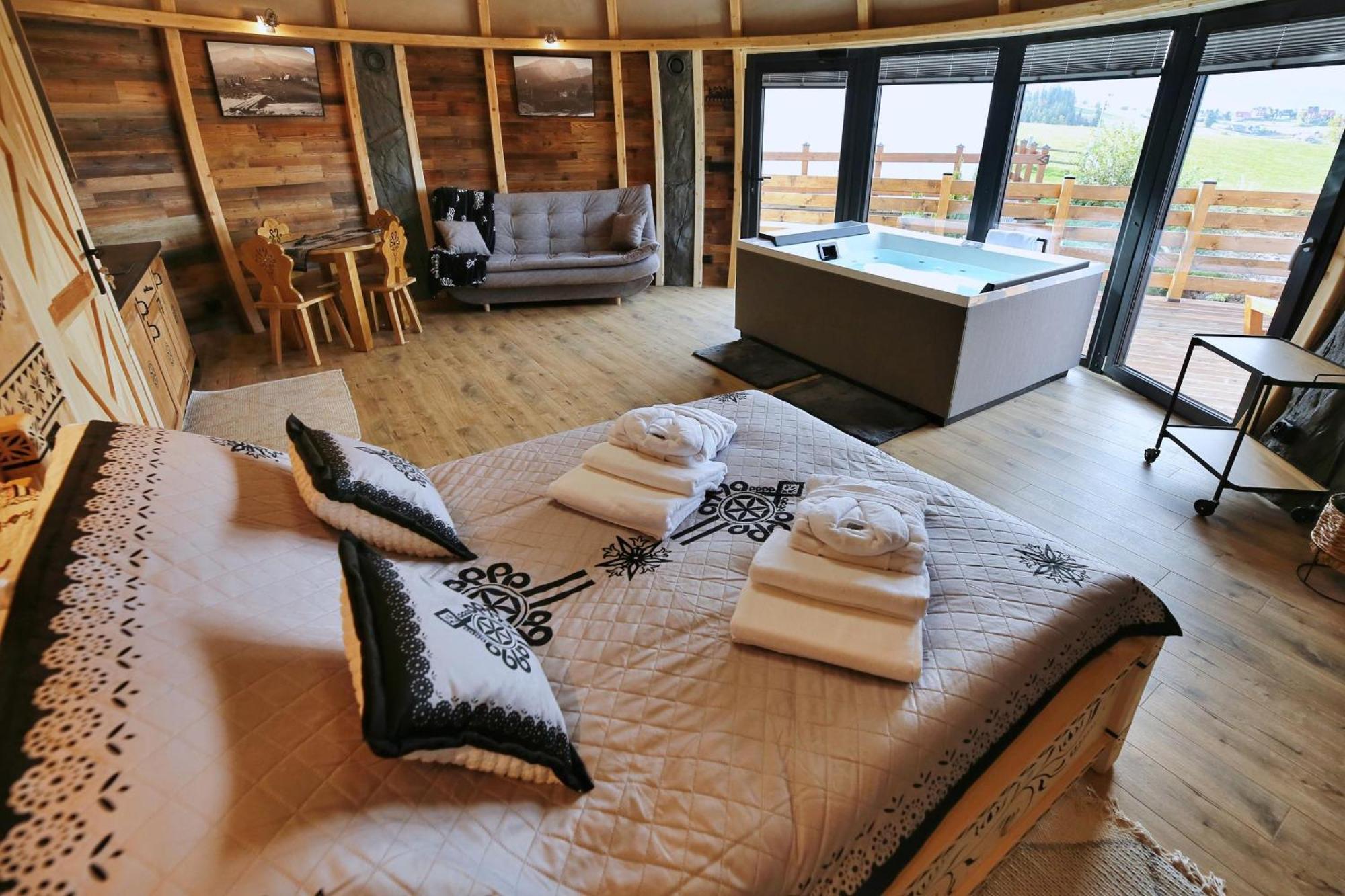 فندق Tatry Mountain Glamp Z Jacuzzi زاكوباني المظهر الخارجي الصورة