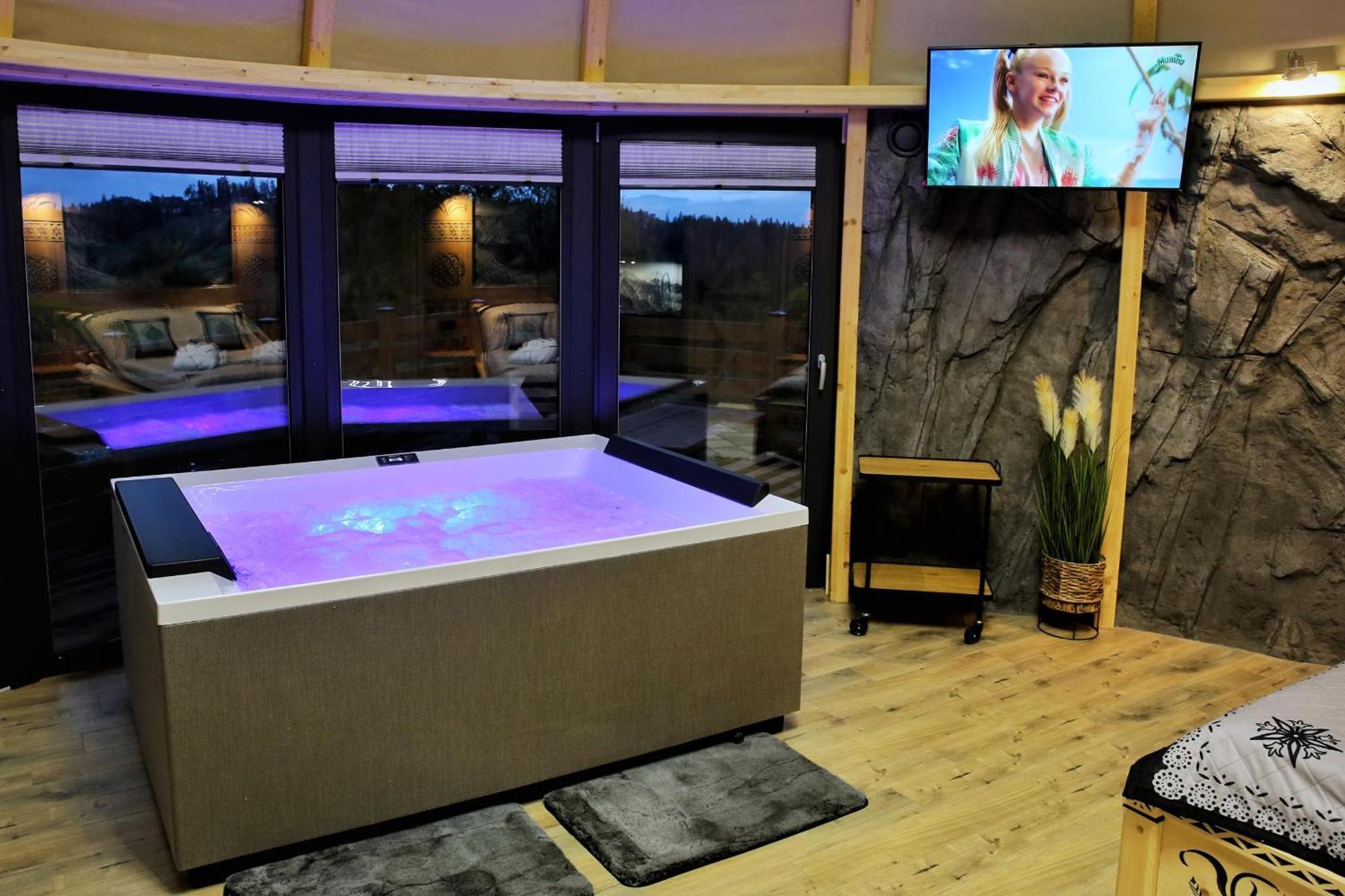 فندق Tatry Mountain Glamp Z Jacuzzi زاكوباني المظهر الخارجي الصورة