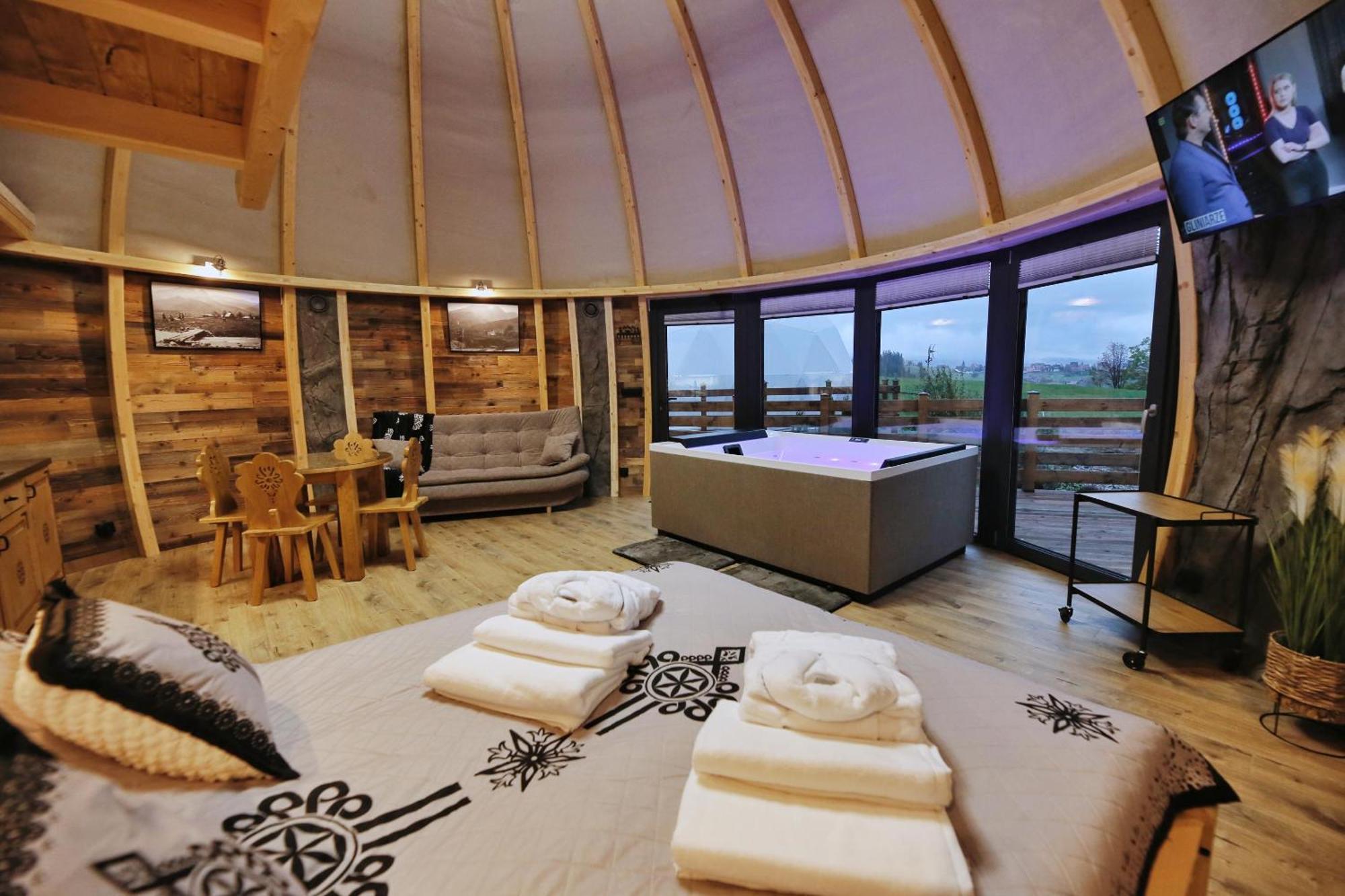فندق Tatry Mountain Glamp Z Jacuzzi زاكوباني المظهر الخارجي الصورة