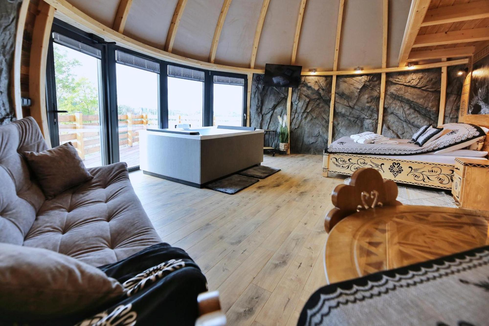 فندق Tatry Mountain Glamp Z Jacuzzi زاكوباني المظهر الخارجي الصورة
