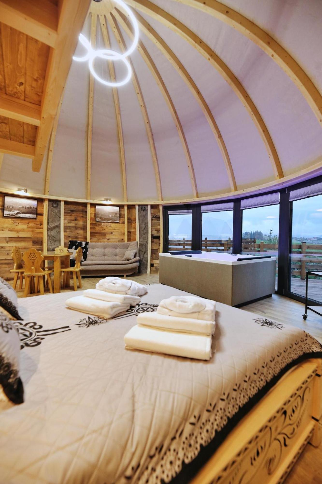 فندق Tatry Mountain Glamp Z Jacuzzi زاكوباني المظهر الخارجي الصورة