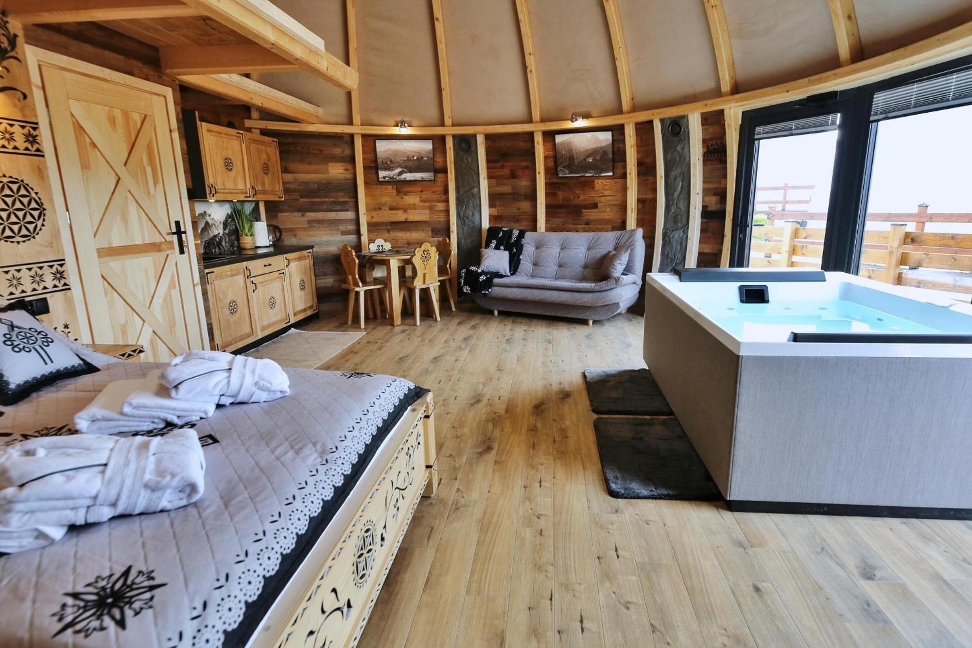 فندق Tatry Mountain Glamp Z Jacuzzi زاكوباني المظهر الخارجي الصورة